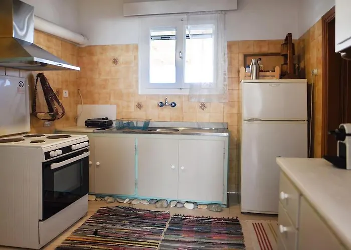 Дом отдыха Charming Renovated Farmhouse! Paros - Antiparos! *